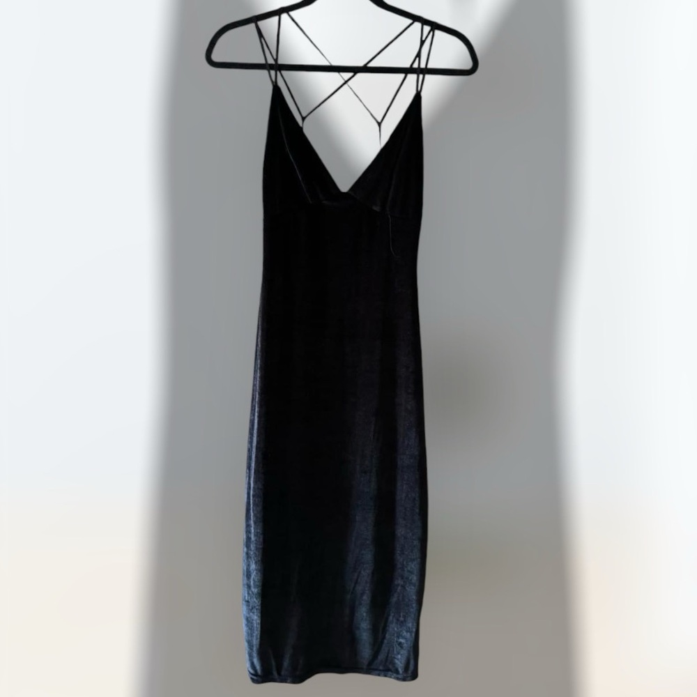 Long black velvet dress with fine straps🖤